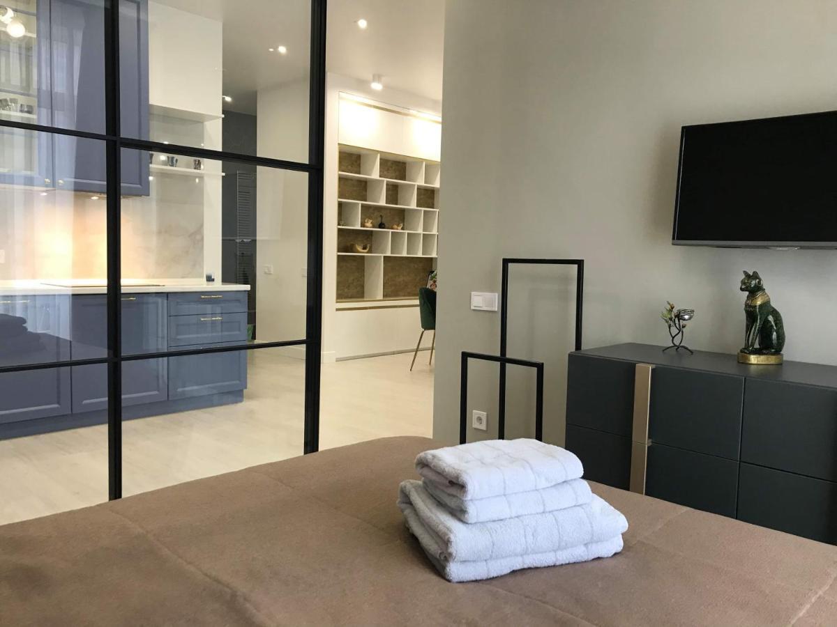 *Luxury Apartment In The City Center* Kiev Esterno foto
